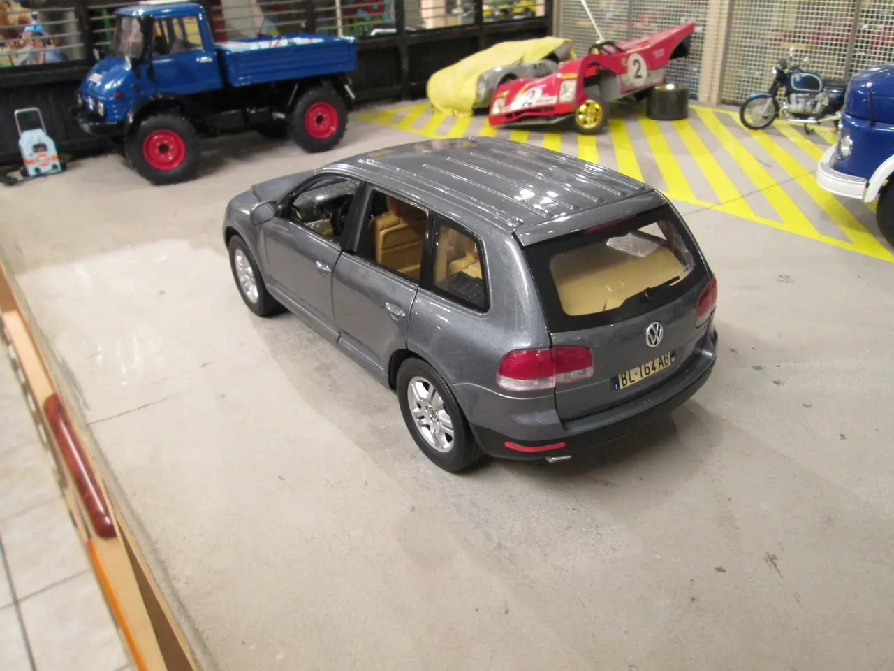 Billede 3 - Vw  Touareg   Burago  1:18