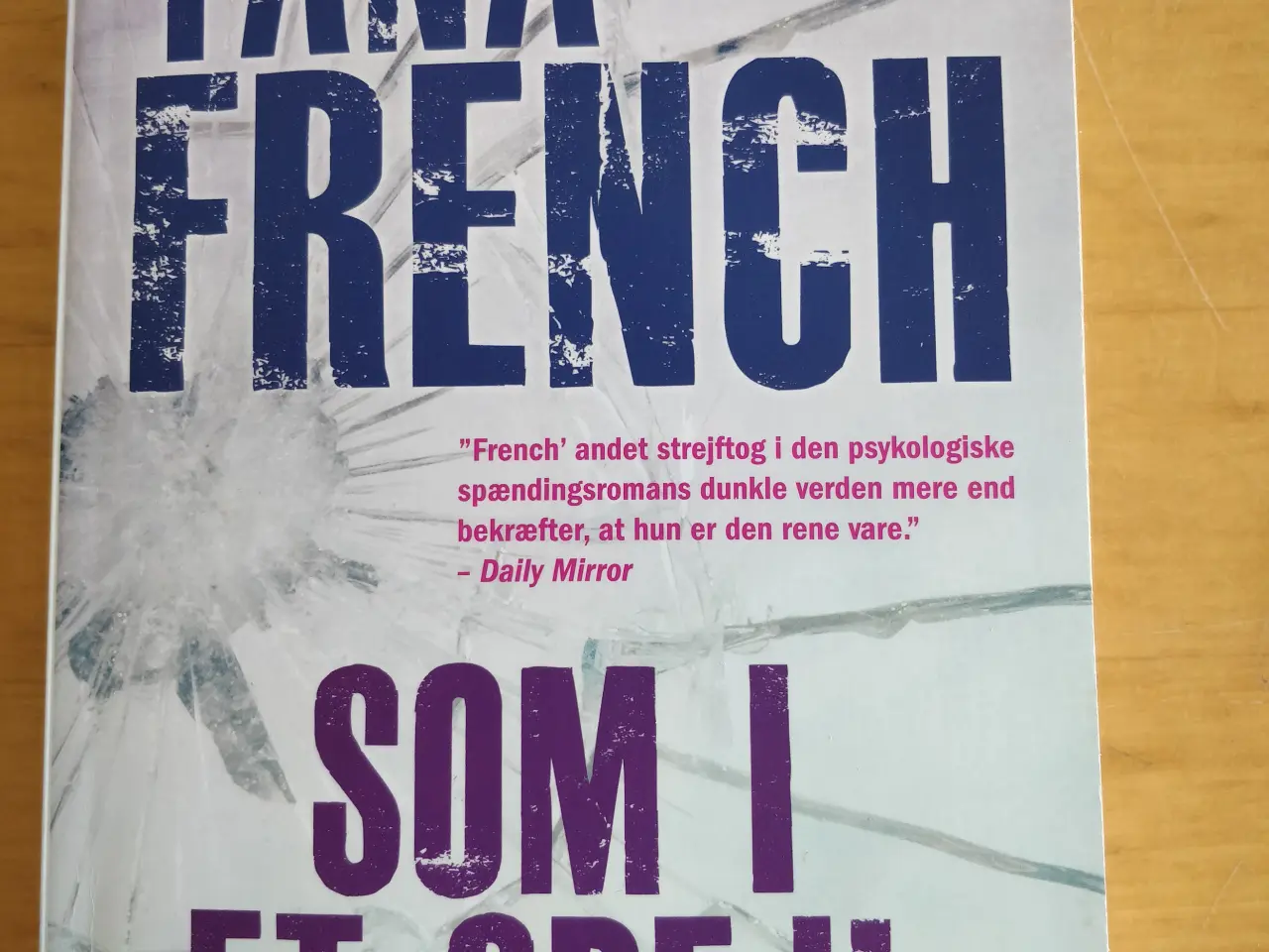 Billede 1 - Som i et spejl, Tana French