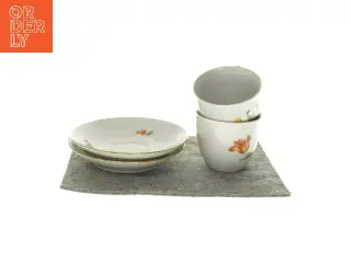 Sæt med 2 kopper og 2 underkopper (str. HØ: 7x8 cm og Ø: 14 cm )