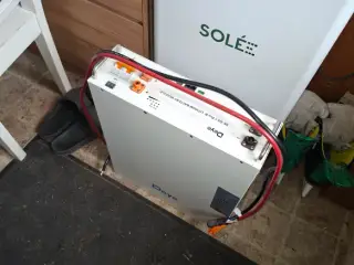 Solcellebatteri fra deye 5.12kwh
