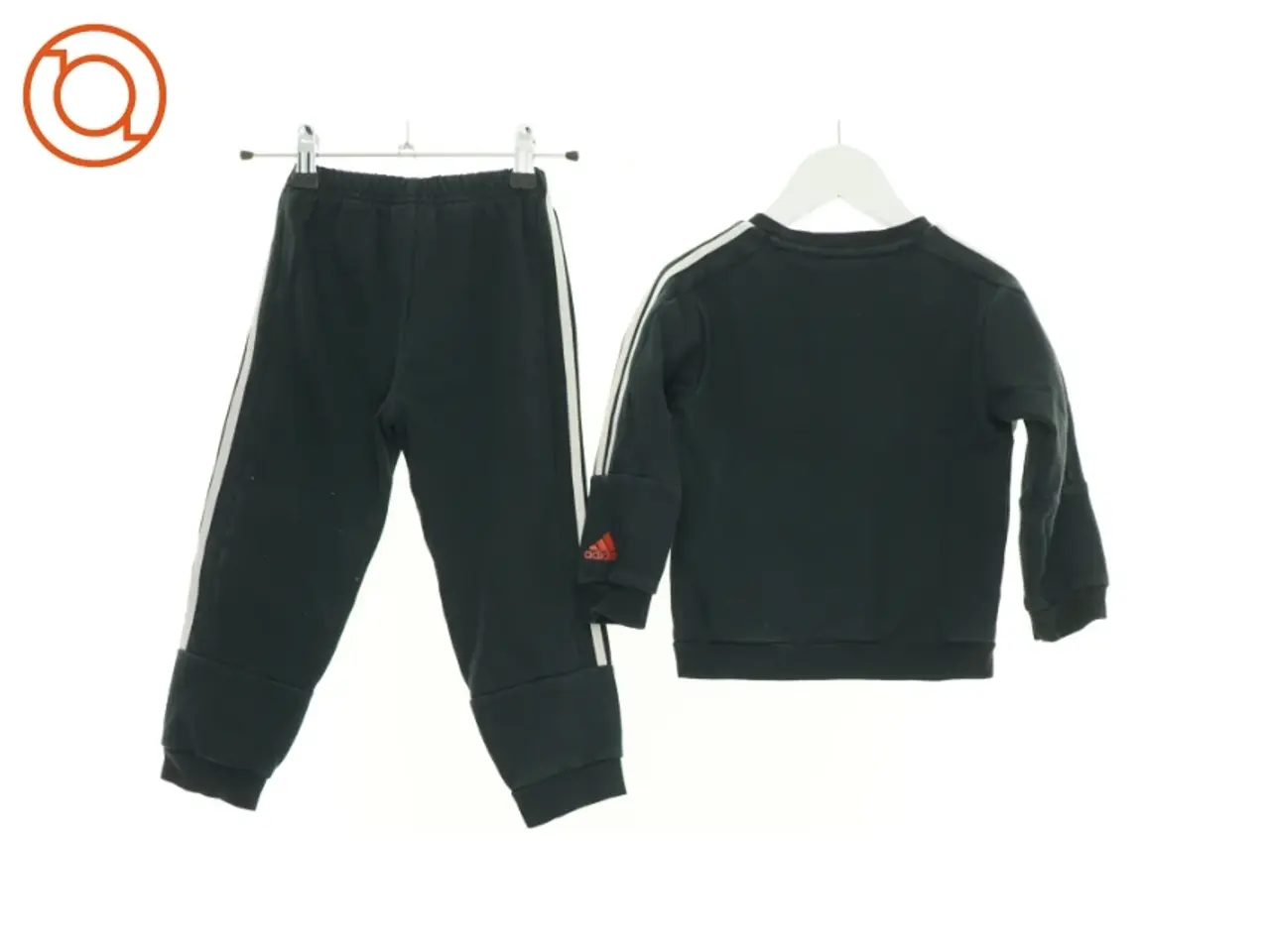 Billede 2 - Sæt træningstøj fra Adidas (str. 104 cm)