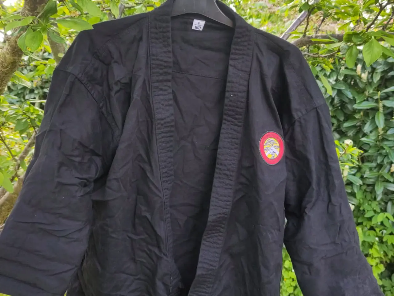Billede 3 - Sort karatedragt str. 160