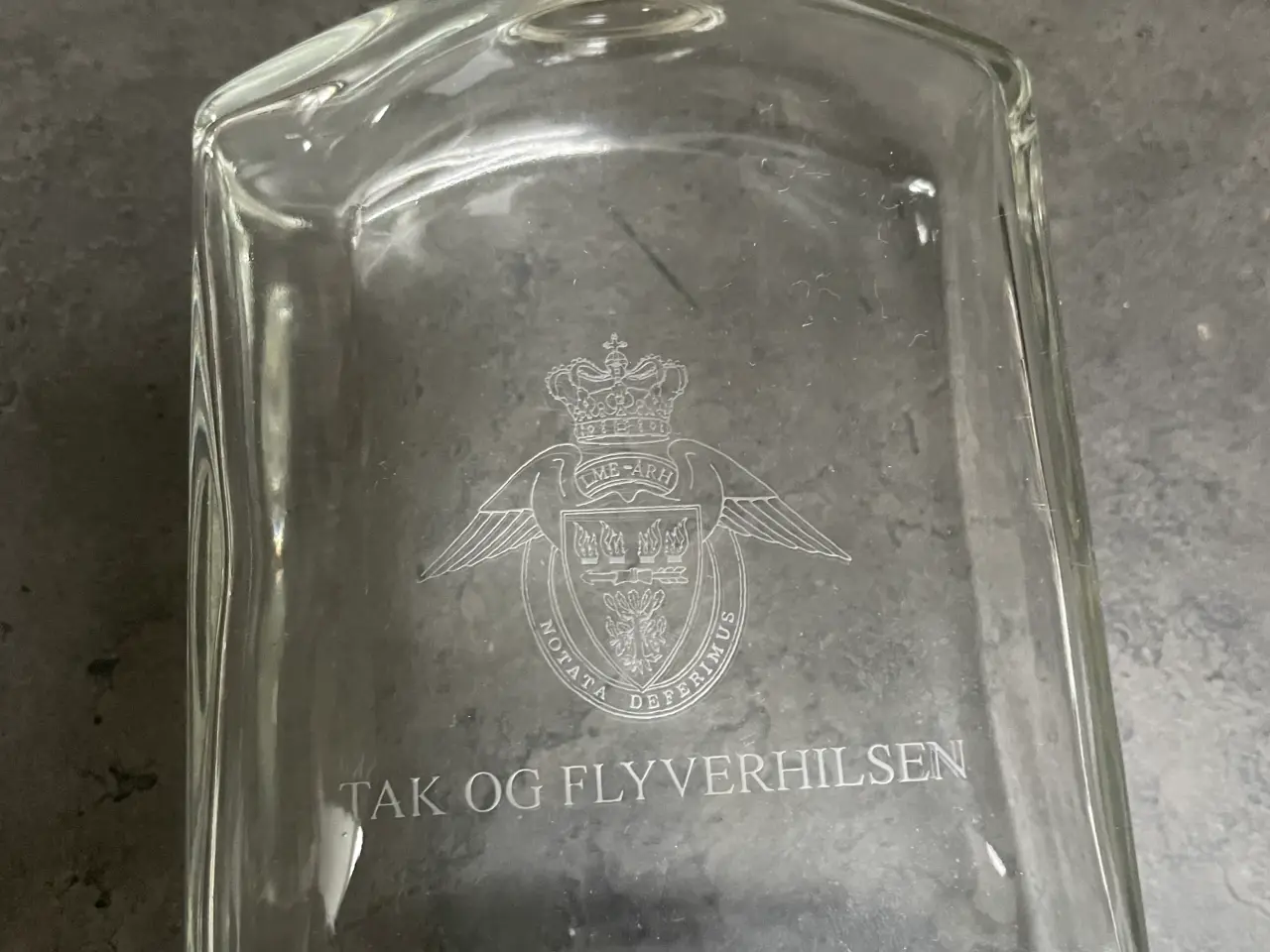 Billede 1 - Karaffel fra flyvevåbnet samleobjekt hjemmeværnet 