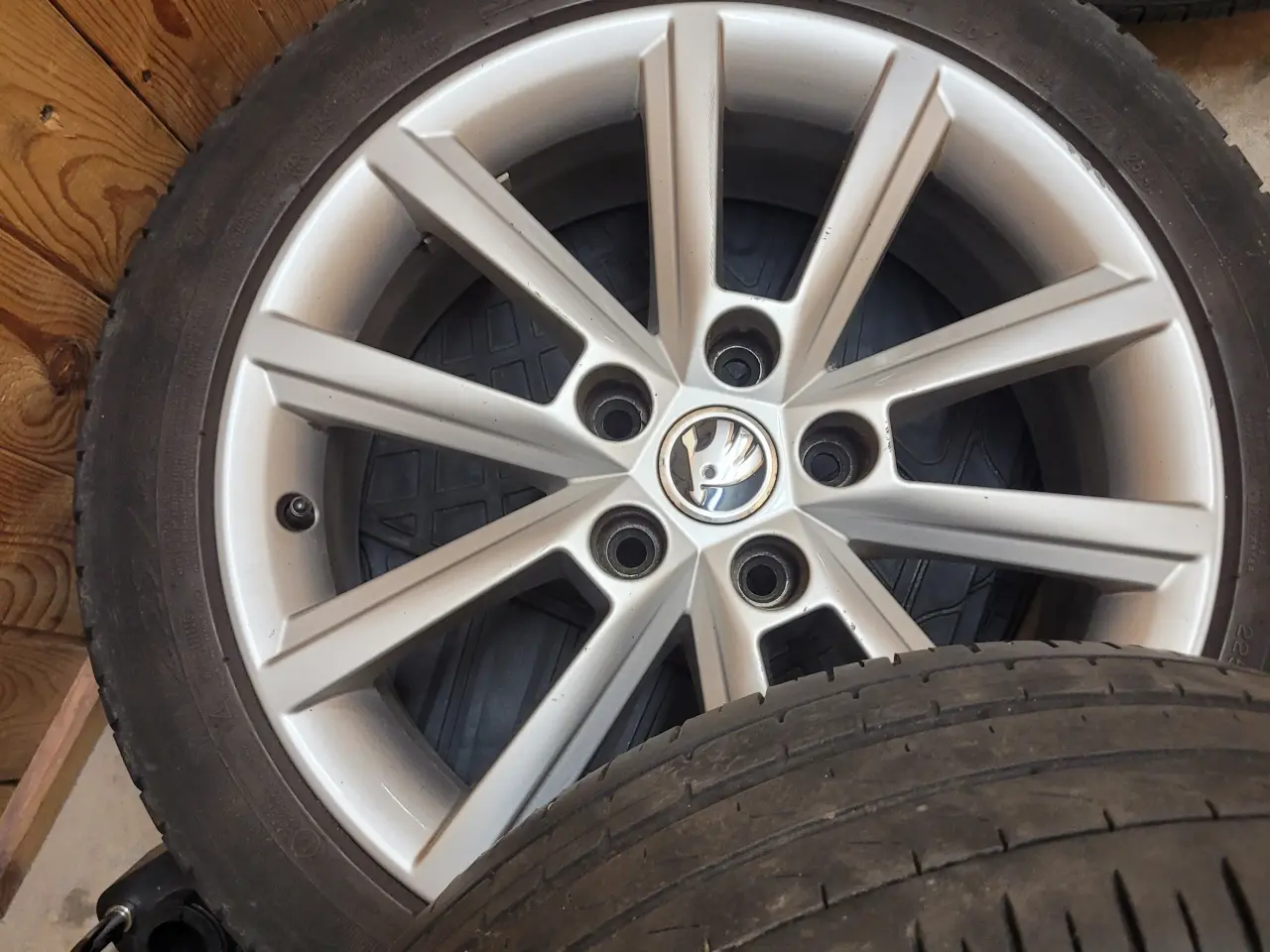 Billede 3 - Skoda alufælge 