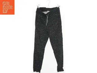 Komfortable sweatpants fra H&M (str. 158)