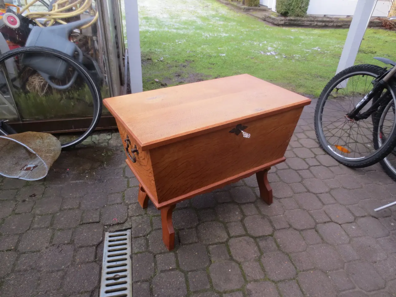 Billede 1 - 1 stk Retro Sybord/Sidebord i Egetræ