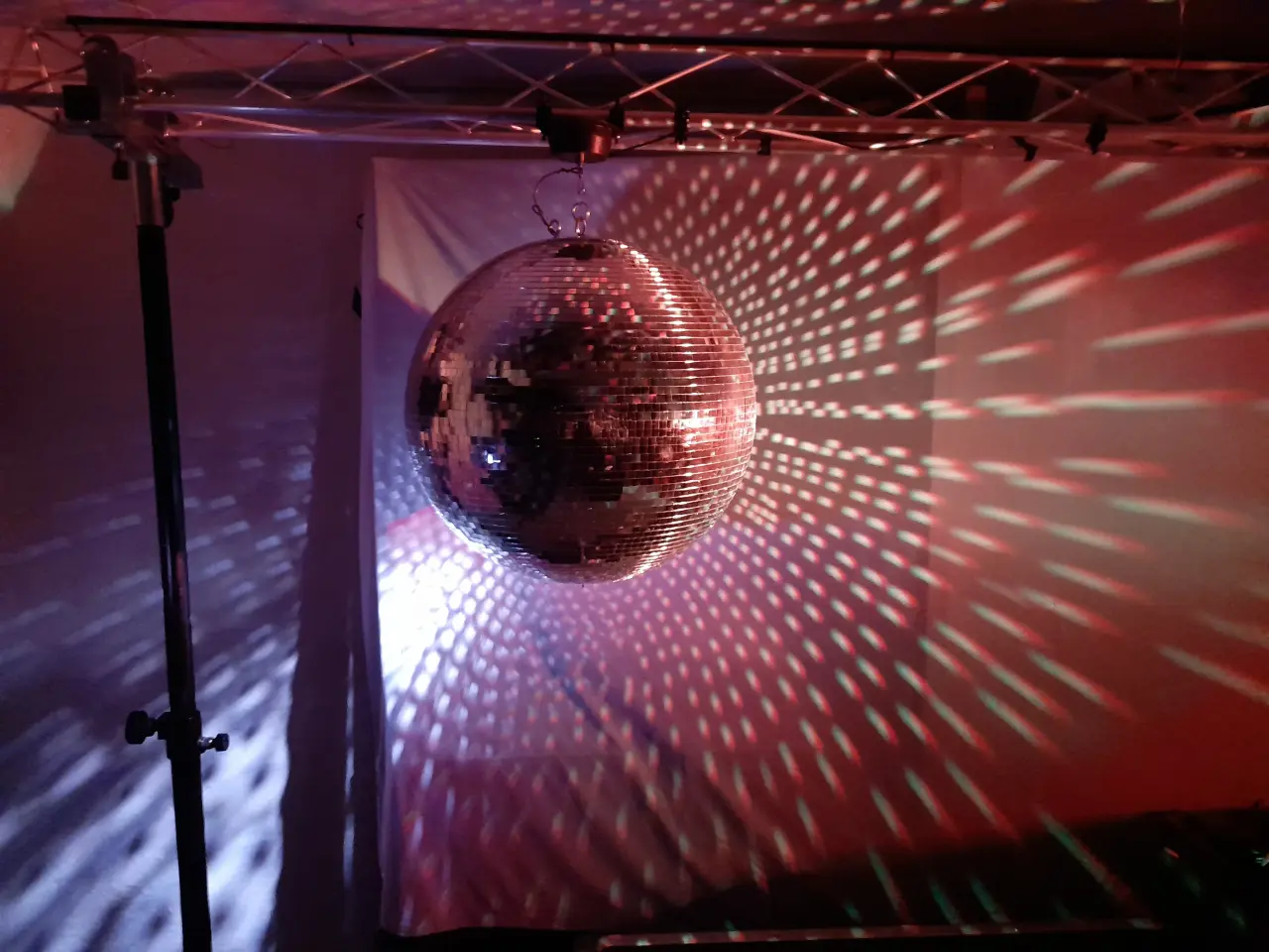 Billede 11 - Udlejes - 50cm. DISCOKUGLE, SPEJLKUGLE, MIRRORBALL
