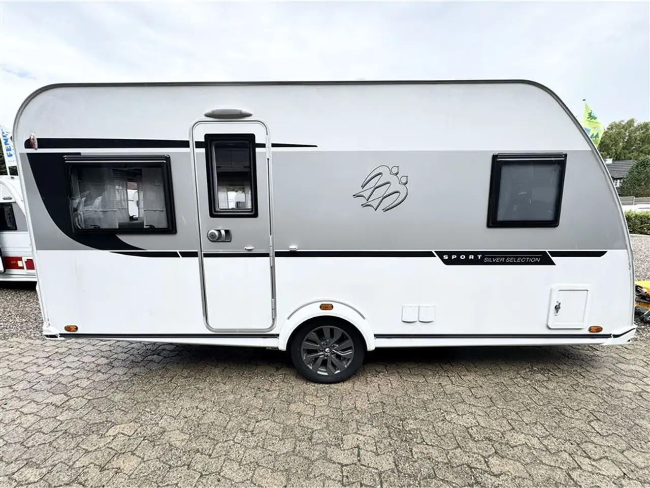 Billede 1 - 2020 - Knaus Sport 450 FU - Silver Selection   Fransk seng-Gulvtemp.-Mover