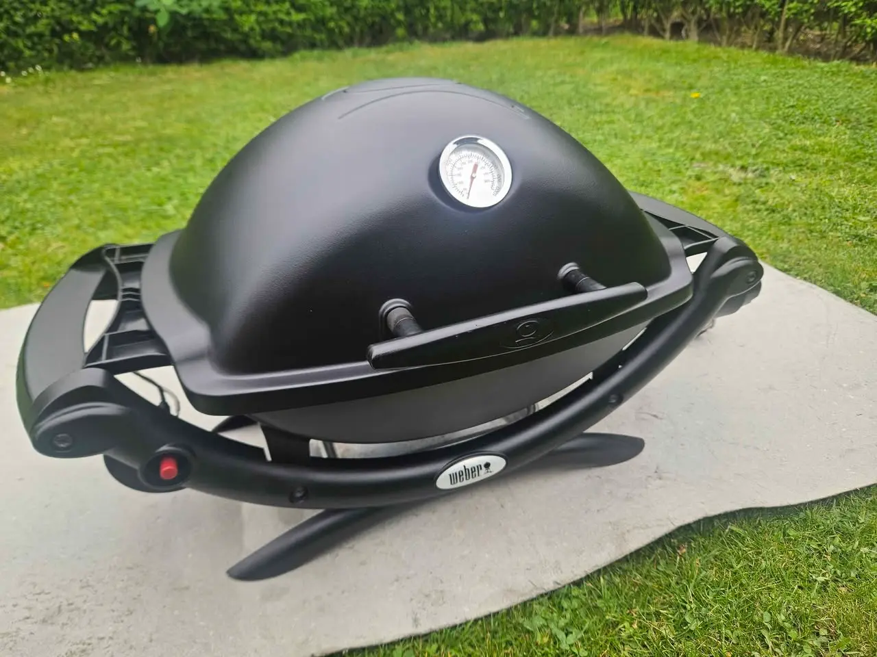 Billede 3 - Weber gasgrill Q1200 - ny brænder , ny rist..