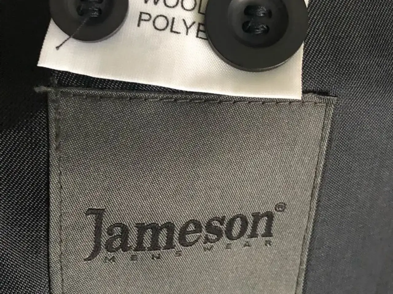 Billede 3 - Hej. Sælge her nogle jakkesæt