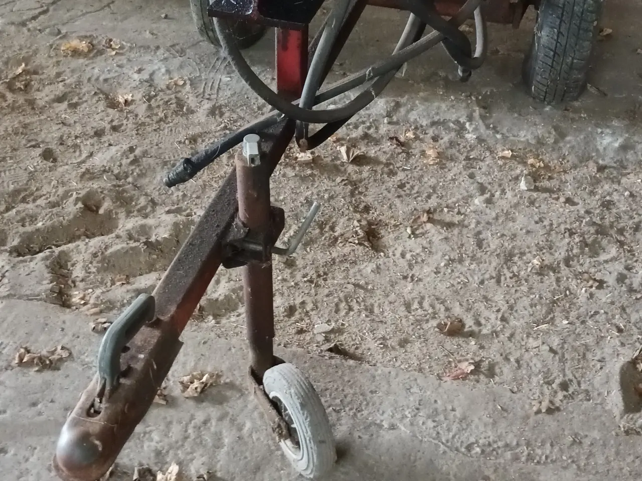 Billede 1 - Brændekløver, hydraulisk med kobling til traktor.