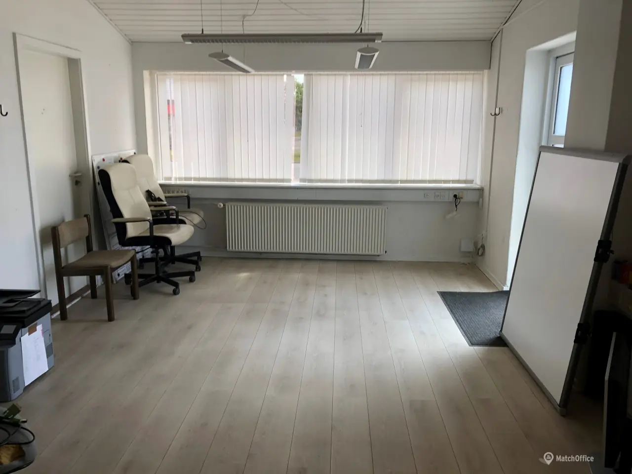 Billede 3 - Lyst kontor med faciliteter, velegnet til klinik eller showroom.