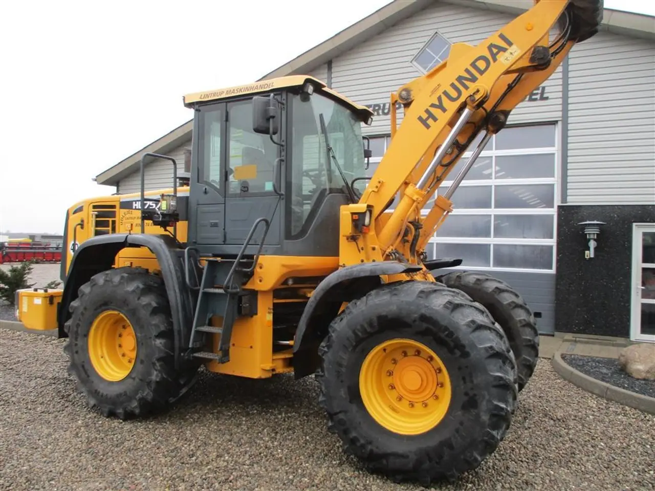 Billede 14 - Hyundai 757-9A med 620/75R26 traktor hjul montering på