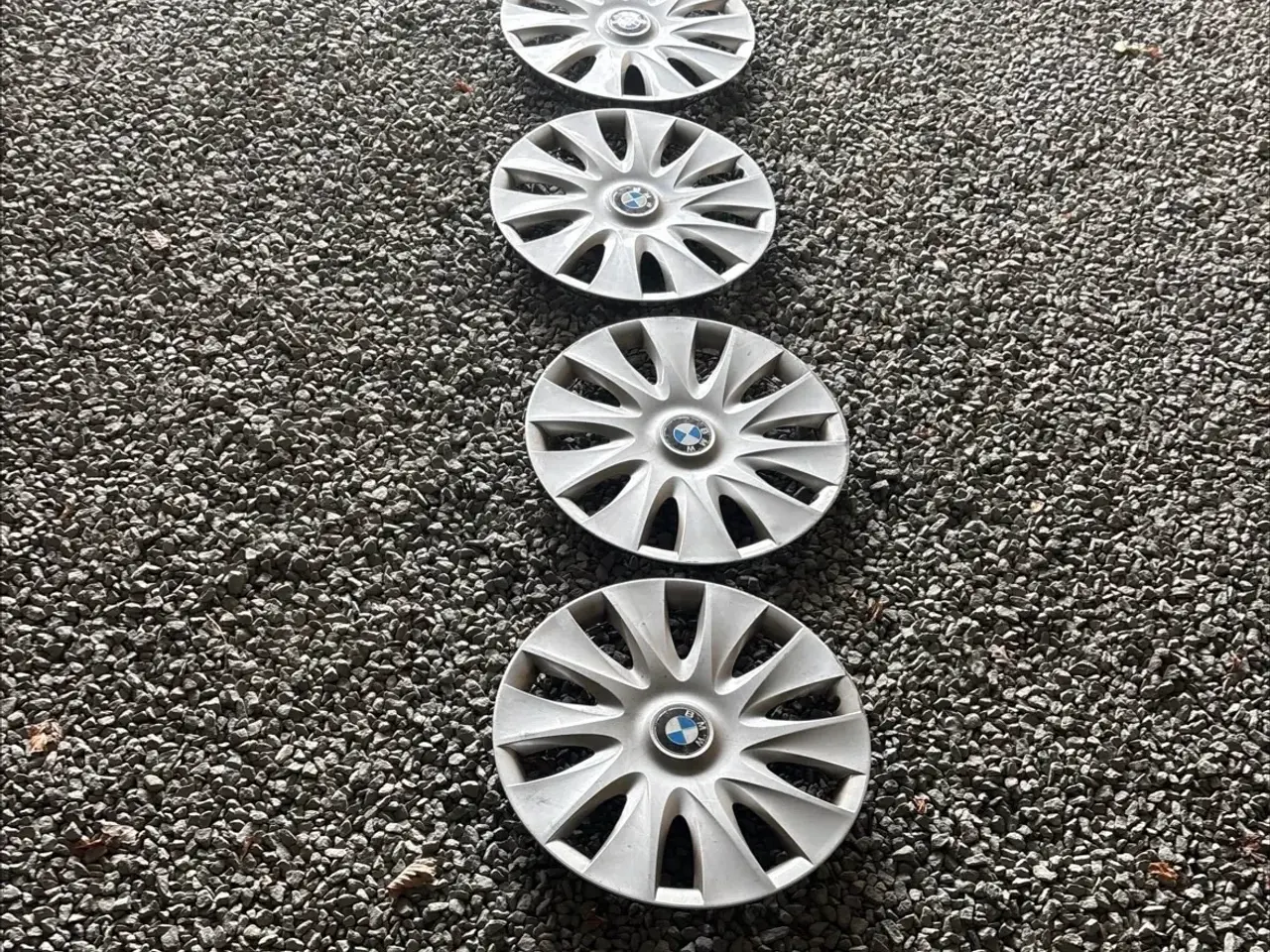Billede 1 - 4 stk originale 16" BMW hjulkapsler (F30/F31) – s