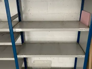 Værksteds reoler