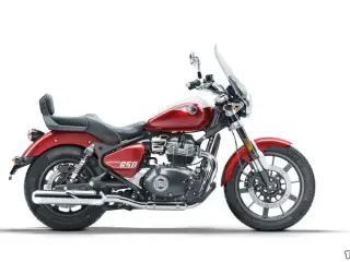 Royal Enfield Super Meteor 650 Celestial