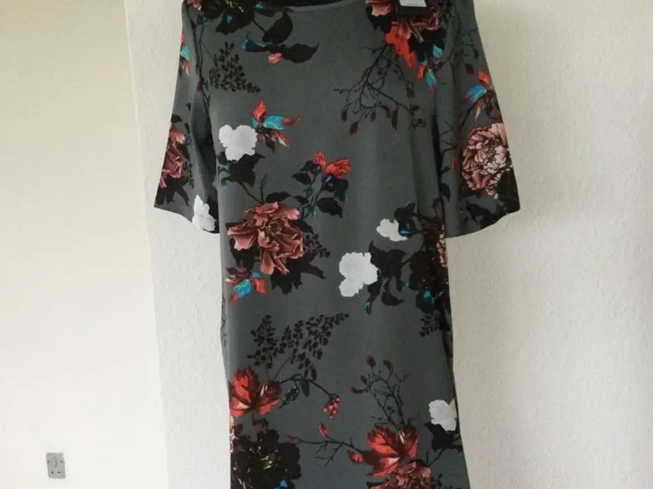 Billede 1 - *Ny* ONLY sommerkjole str. 36