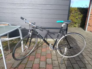Cykel sælges 28 tomme 7 indvendige Gear