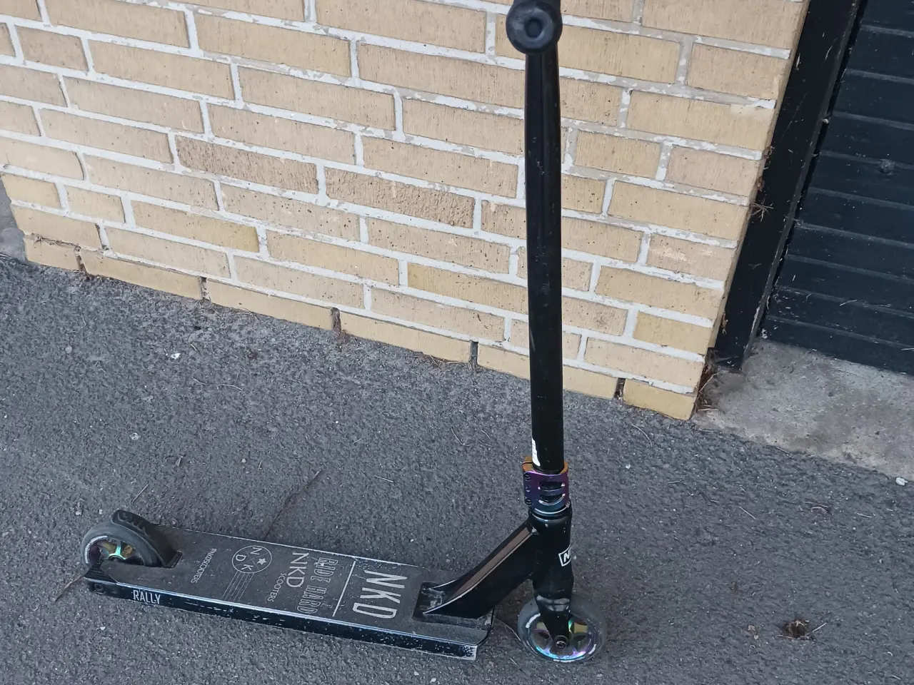 Billede 1 - Stunt scooter NKD rally v4 rainbow 