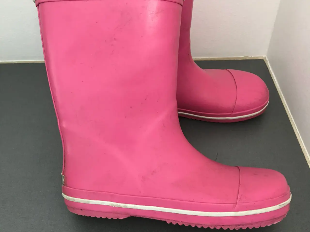 Billede 2 - Pink gummistøvler str. 33