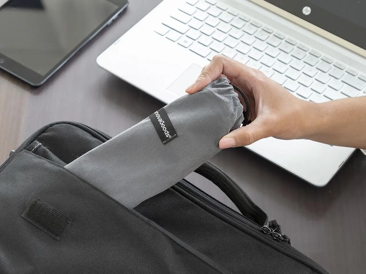 Billede 4 - Flappot - fleksibel og justerbar laptopstand fra (hvid/grå)