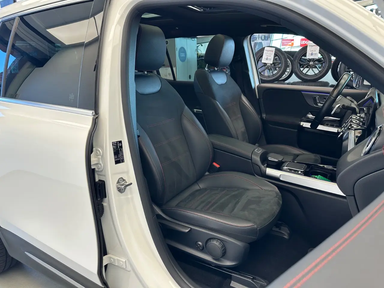Billede 12 - Mercedes EQB300  AMG Line 4Matic