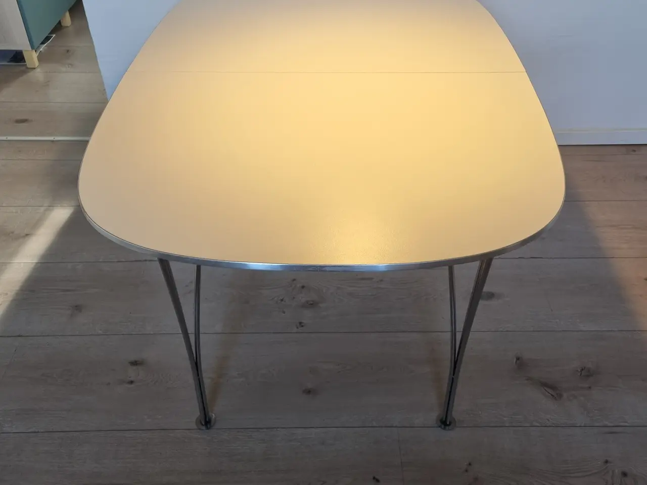 Billede 1 - Laminat spisebord sælges