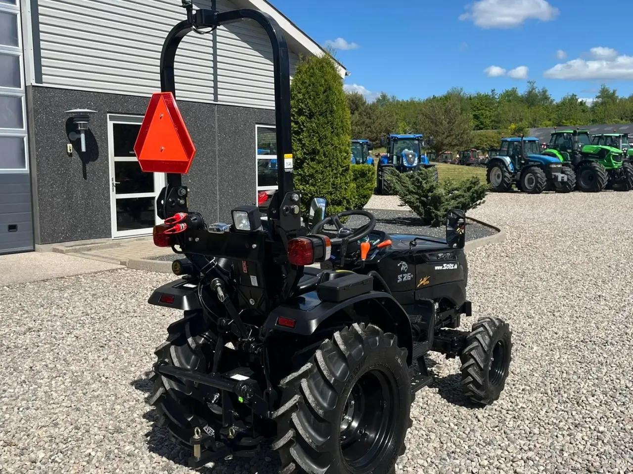 Billede 20 - Solis S26 Limited Edition i sort 6+2 Gearmaskine med Servostyring og brede traktorhjul