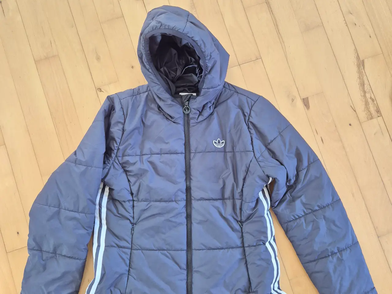 Billede 1 - Adidas tynd dyne jakke