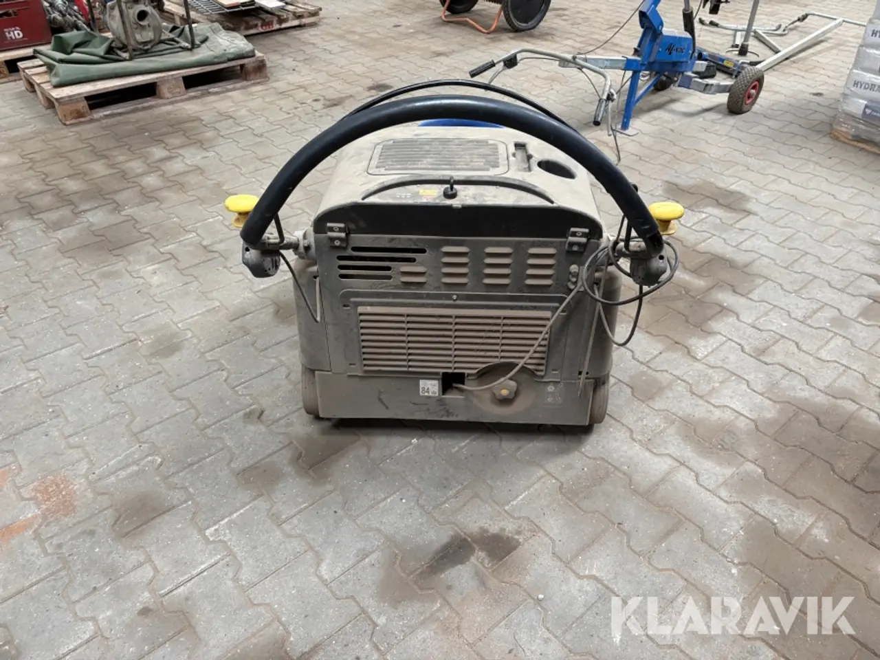 Billede 4 - Fejemaskine Nilfisk Flirter 760