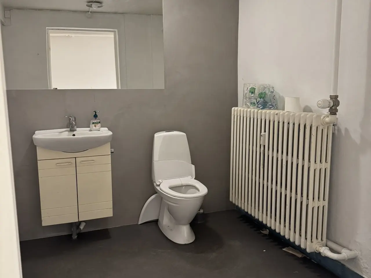 Billede 9 - Kælderlokaler til leje i høj kælder.