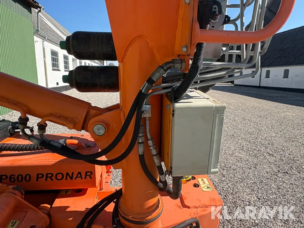 Billede 7 - Frontmonteret armklipper Pronar WWP600 med GK140 klippehoved