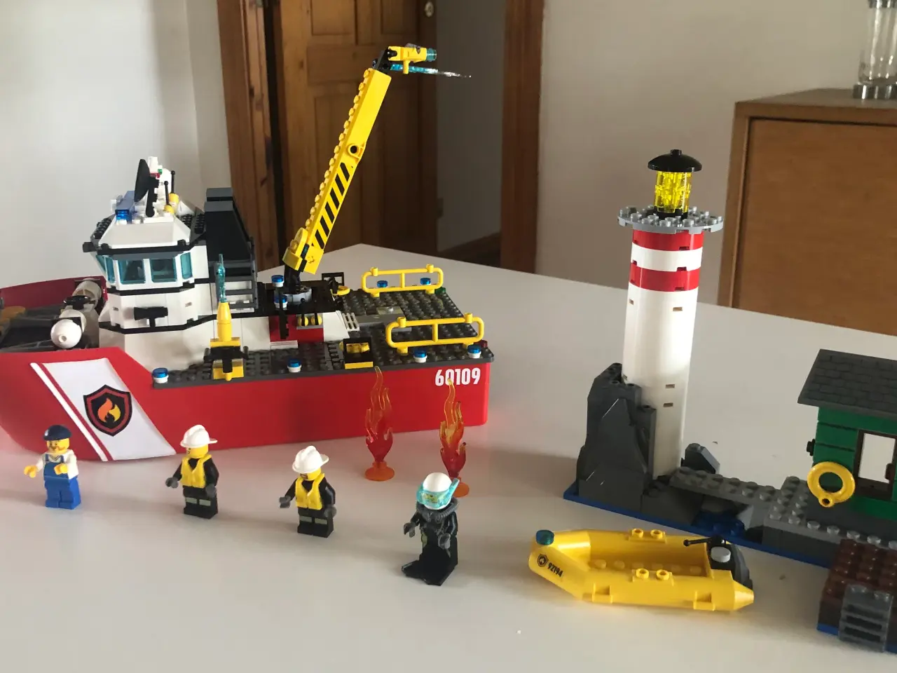Billede 2 - Lego city: Brandvæsnets båd (60109)