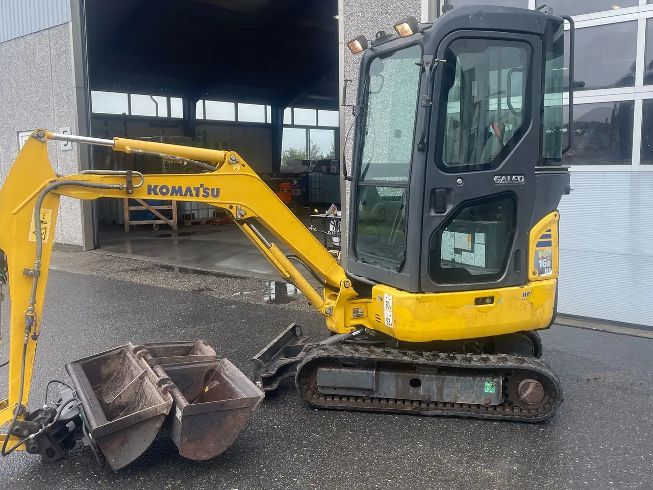 Billede 2 - Komatsu PC16R-3HS Inkl. 2grave skovle og tilskovl.