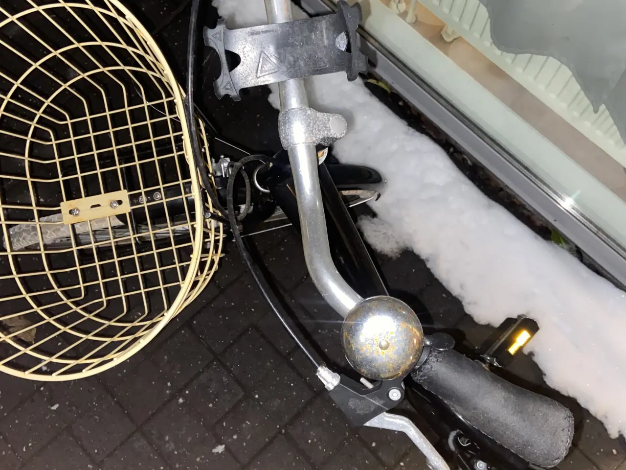 Billede 4 - Cykel. M hjelm, lås og lys