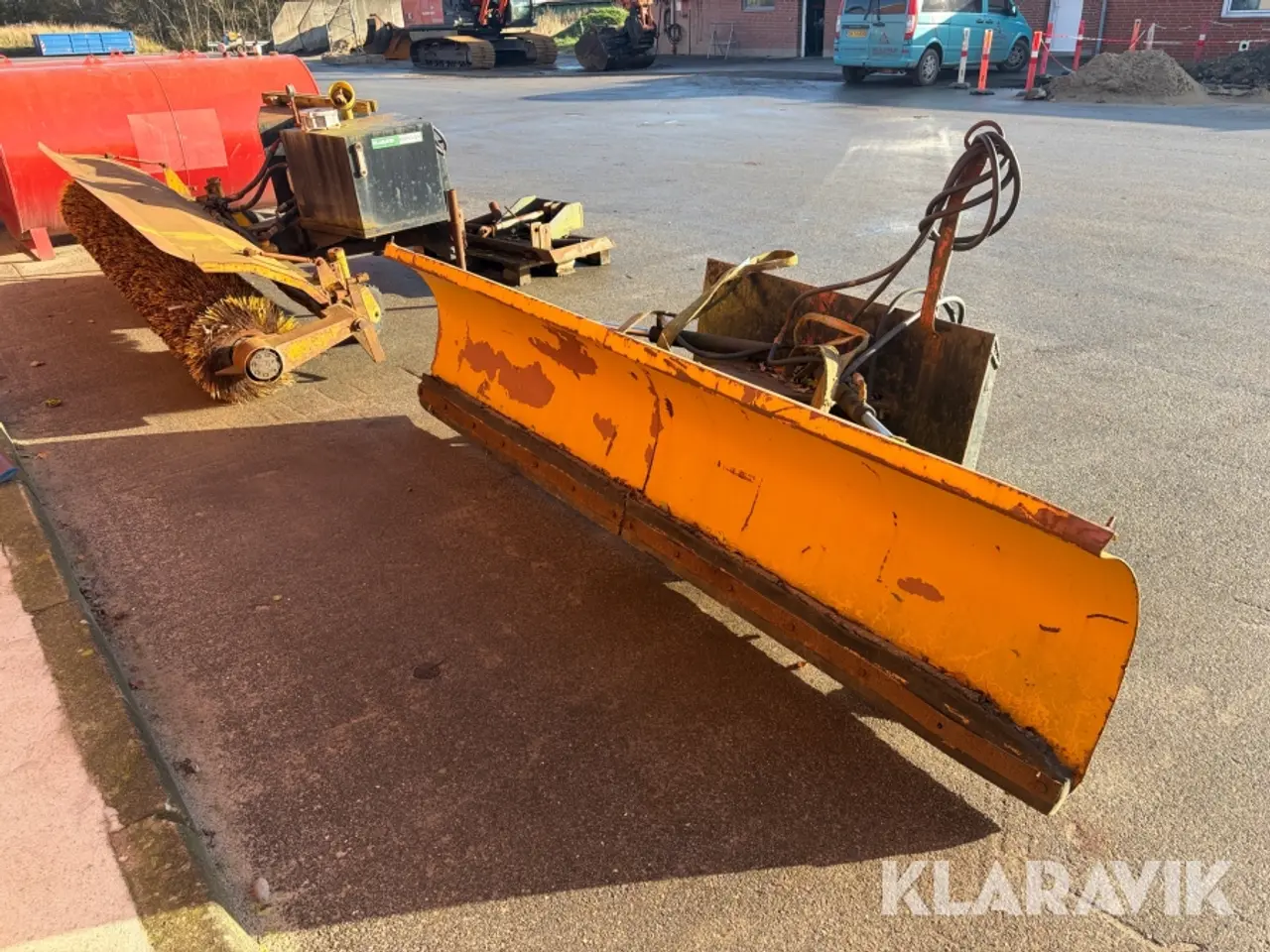 Billede 2 - Hydraulisk sneplov og kost Danline 3 meter 2 styk + beslag