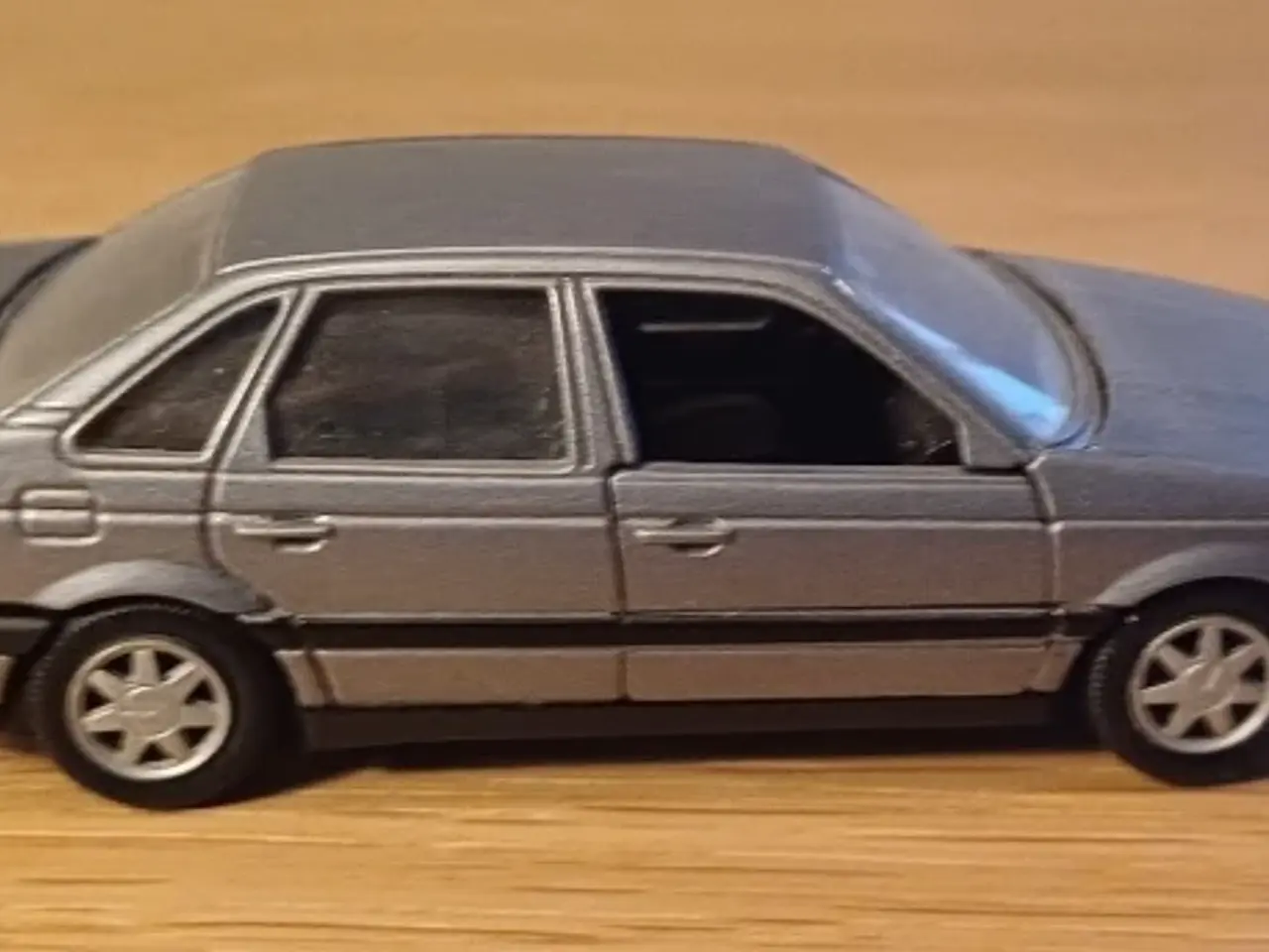 Billede 3 - VW Passat (Model 1988), 1/43