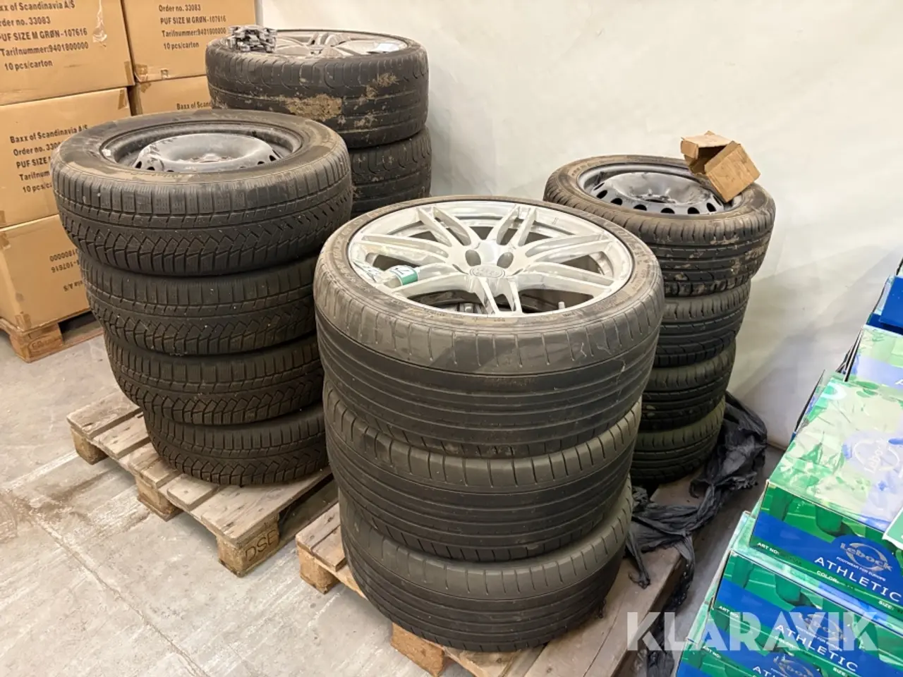 Billede 1 - Dæk på fælge Dunlop, Continental, Firelli 19 styk