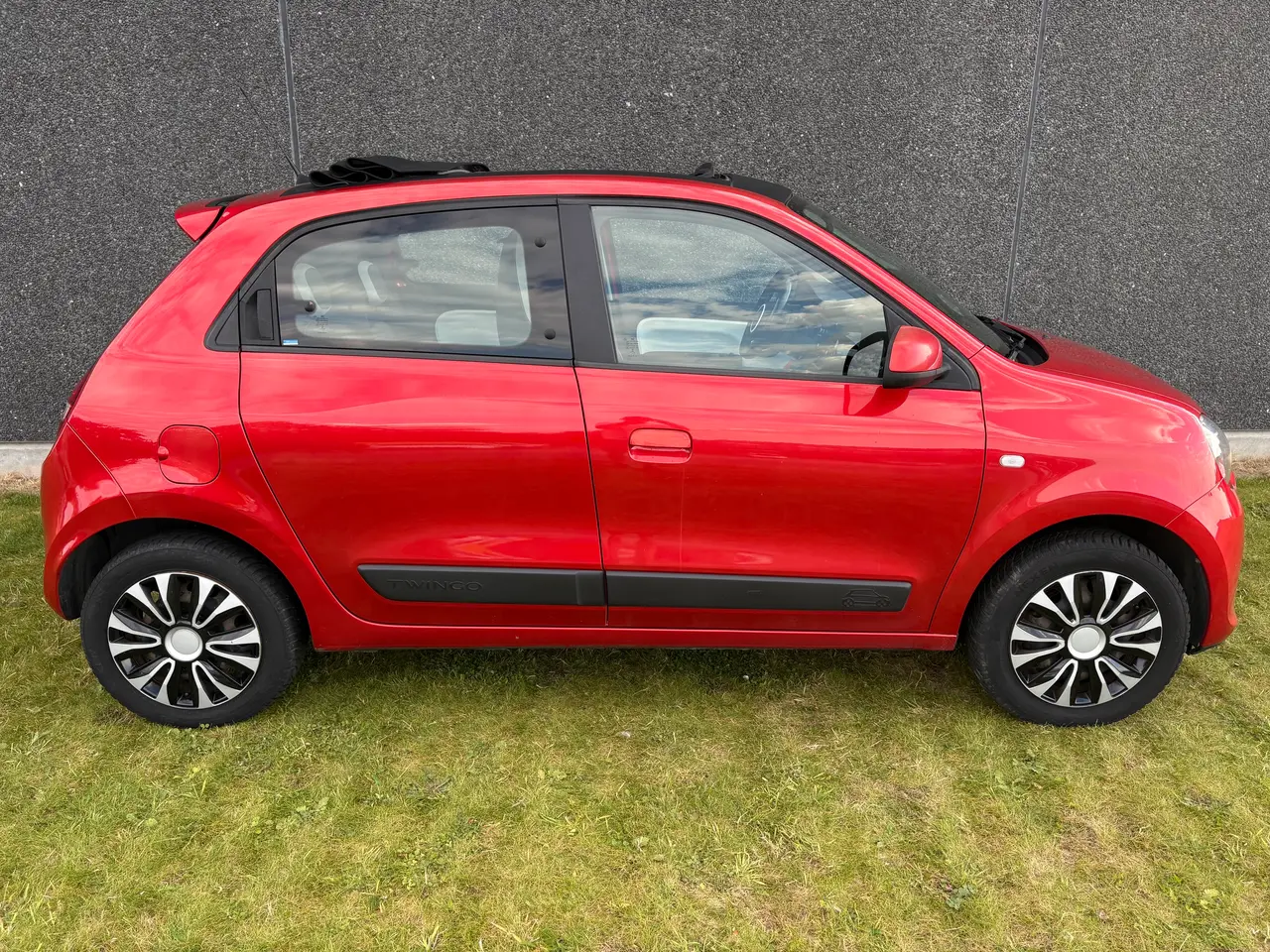 Billede 2 - Flot og velkørende "cabriolet" i flot farve