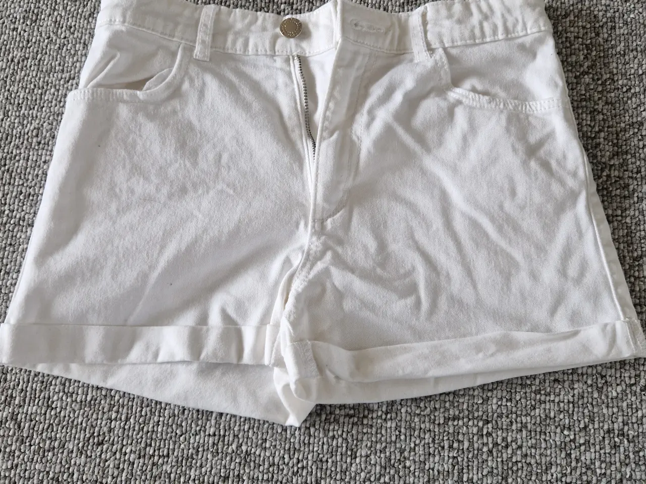 Billede 2 - Shorts str 152