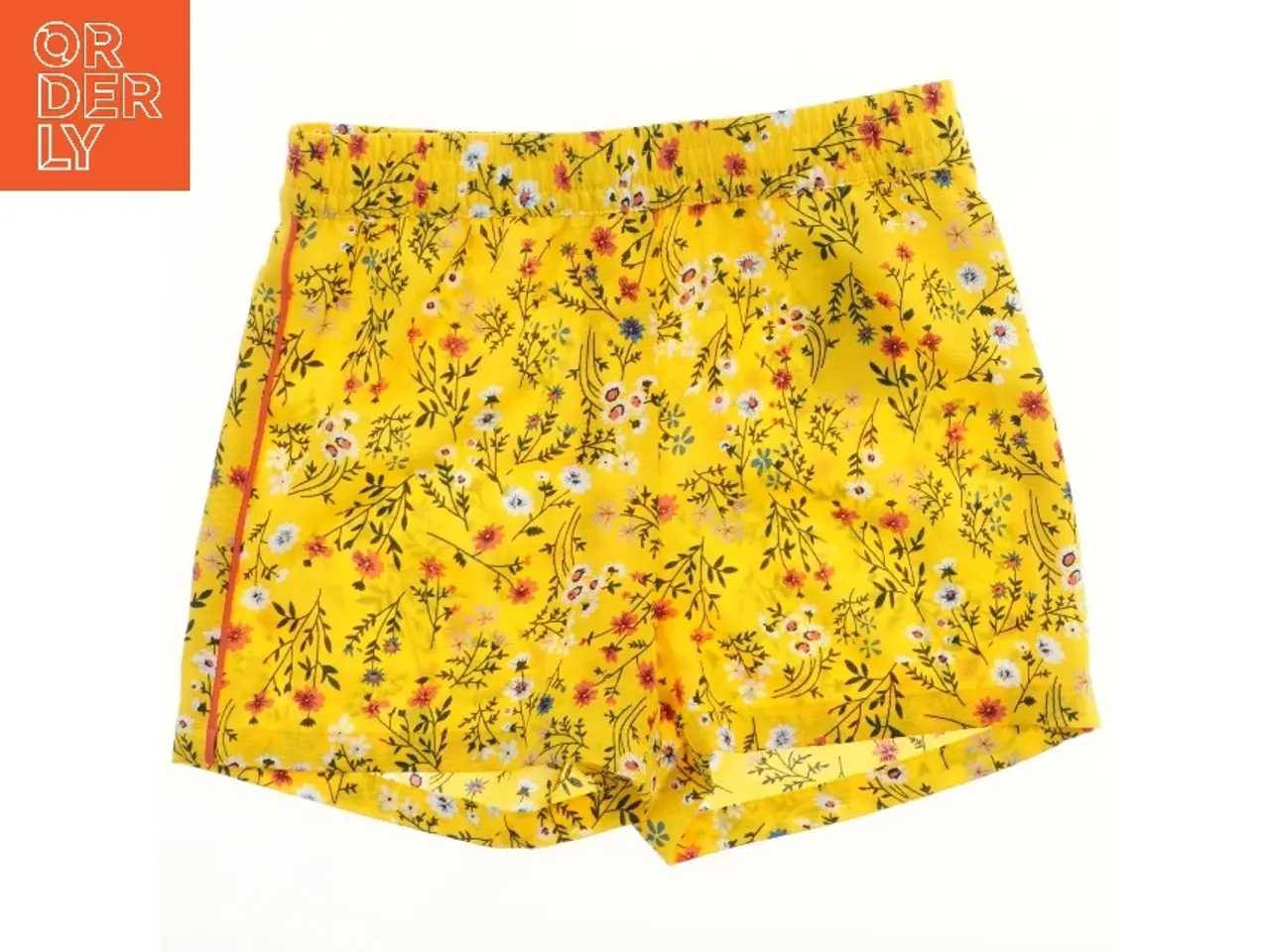 Billede 2 - Gule shorts med blomsterprint fra Only (str. 122)