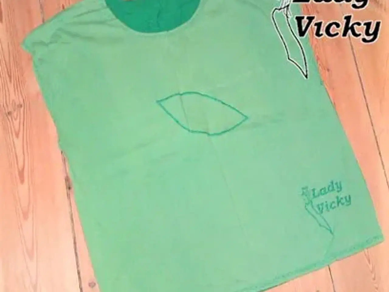 Billede 1 - GRØN T-SHIRT - unika med applikation