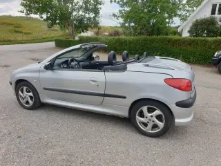 nysynet Peugeot. 206 1,6 Cabriolet km tal kun 178.
