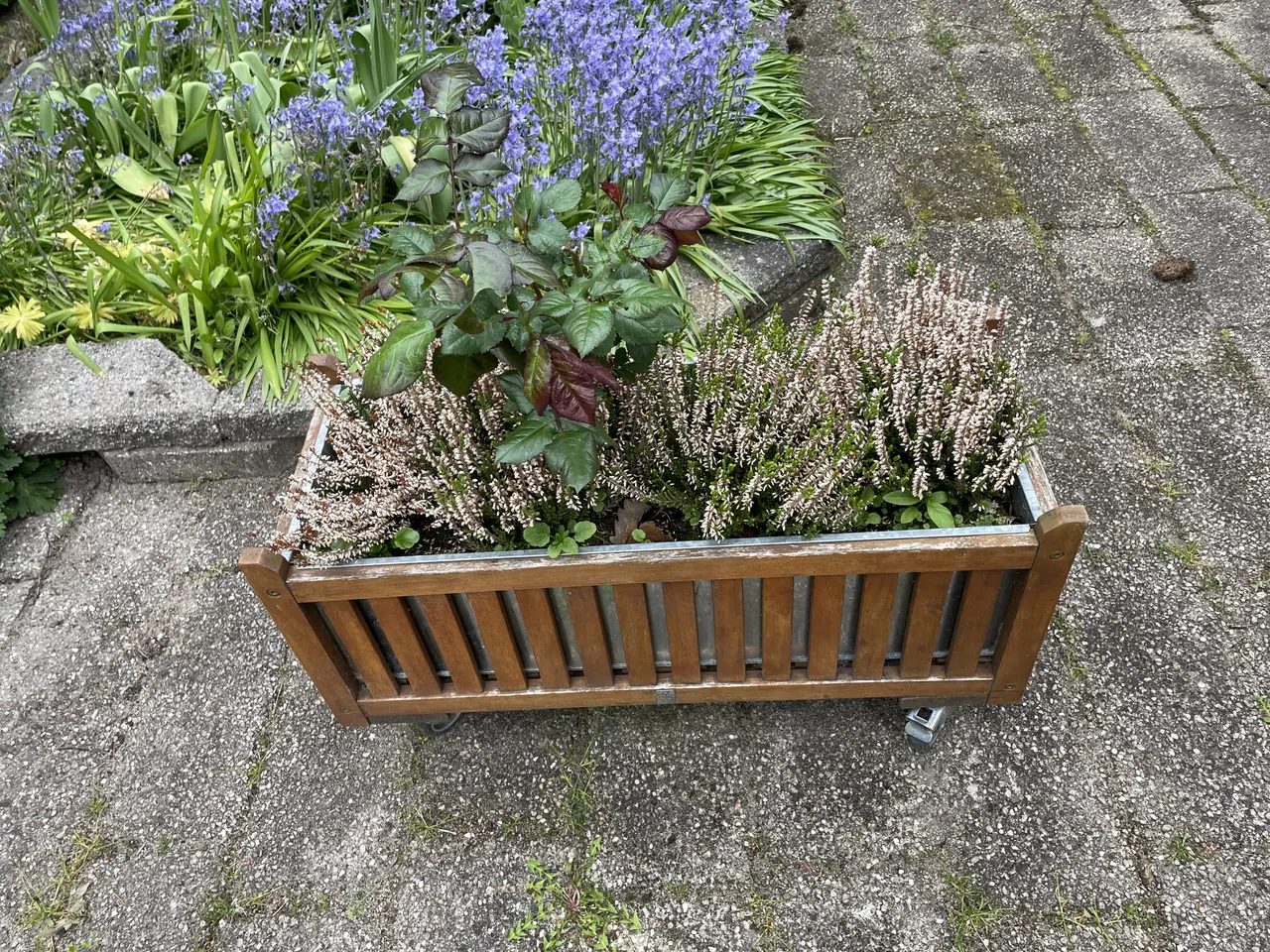 Billede 4 - Rosenbænk og 2 fine plantekasser med espalier