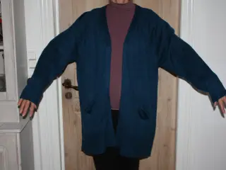 Cardigan Cassiopeia str. M 78% polyester 22% acryl