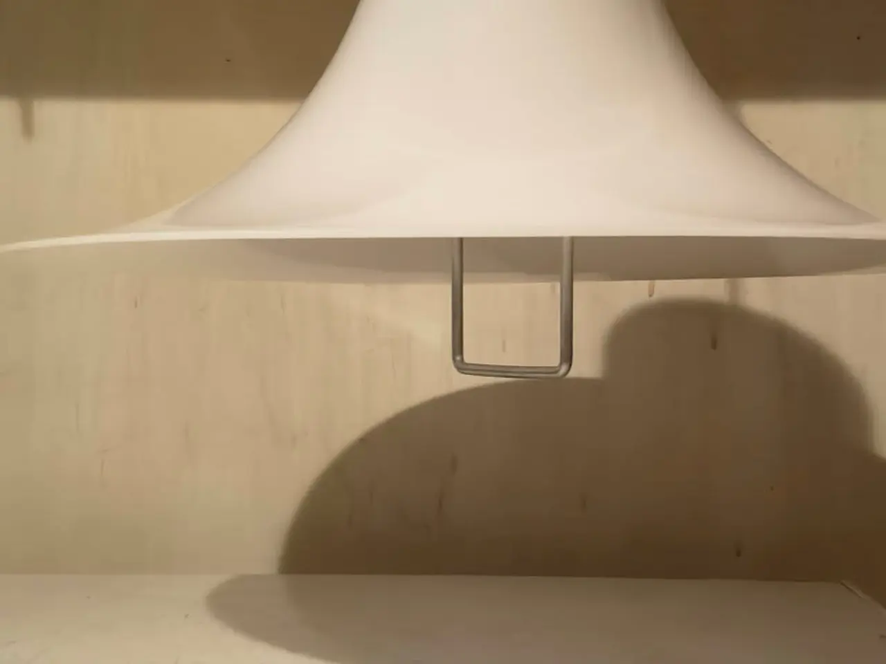 Billede 1 - fin hvid arkyl lampe kender den ikke men flot