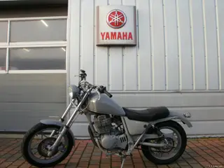 Suzuki DR 400
