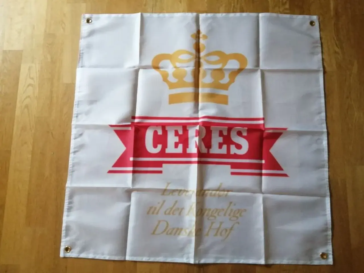 Billede 20 - øl banner som der er i loftet på Engelske barer