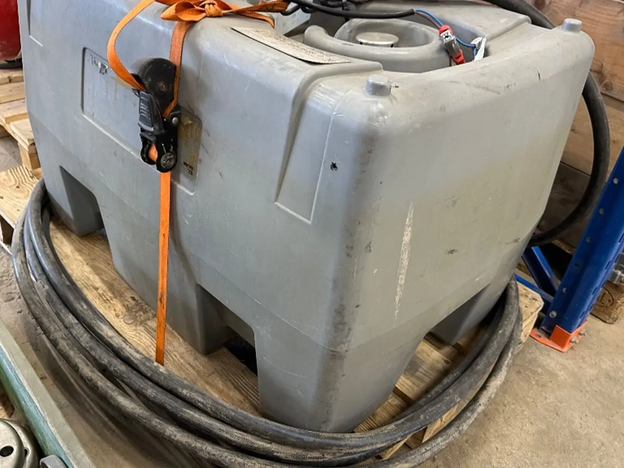 Billede 5 - Diesel tank med pumpe