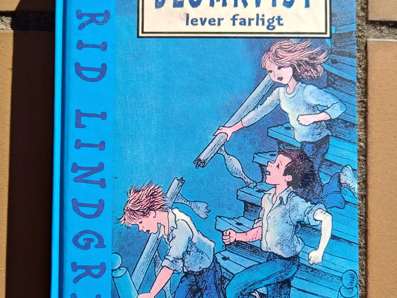 Billede 1 - Kalle Blomkvist lever farligt BOG Astrid Lindgren